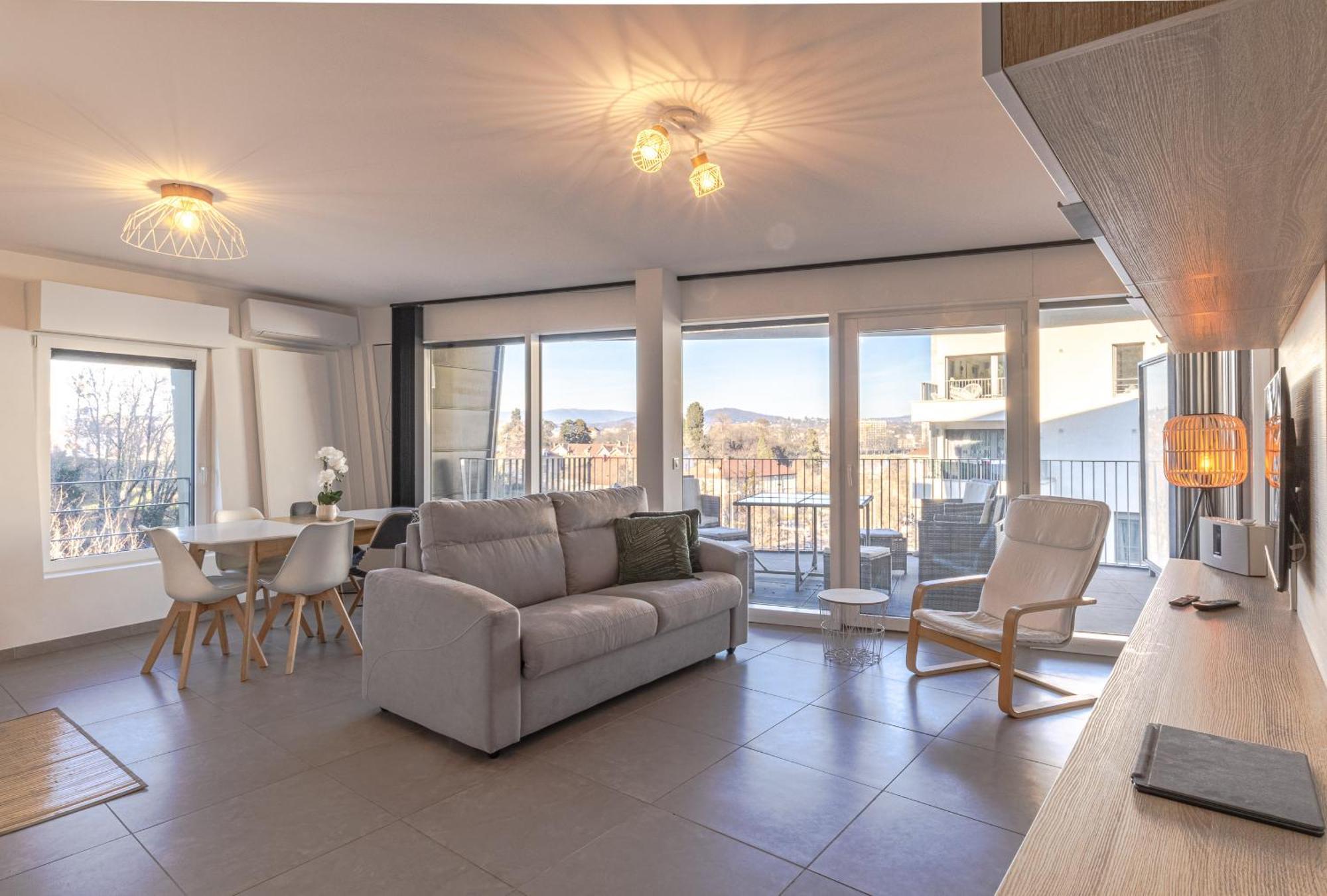 La Plume Vue Lac 3 Etoiles - Garage Prive, Secteur Recherche, Moderne & Tout Equipe, 6 Personnes アヌシー エクステリア 写真