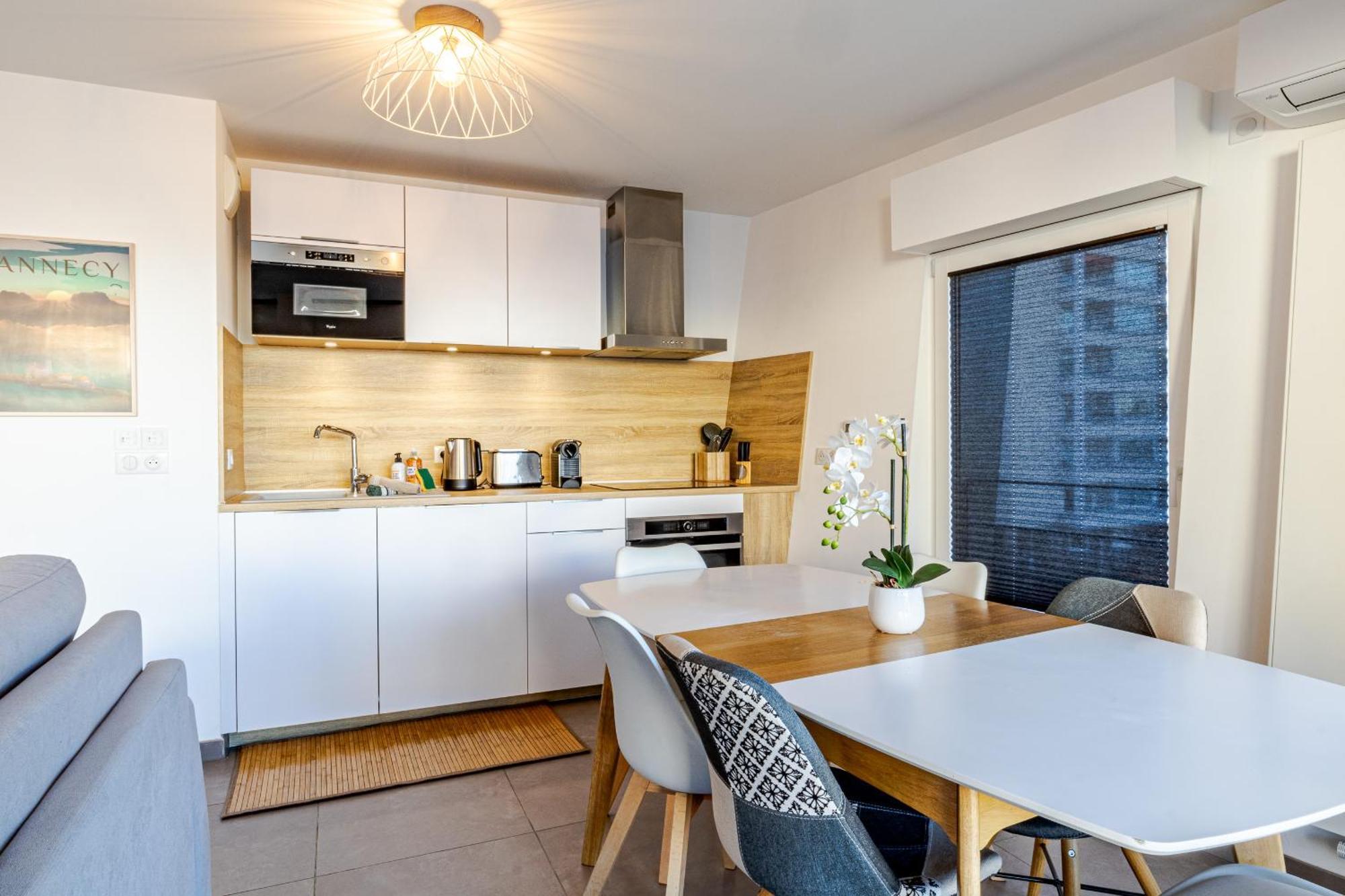 La Plume Vue Lac 3 Etoiles - Garage Prive, Secteur Recherche, Moderne & Tout Equipe, 6 Personnes アヌシー エクステリア 写真