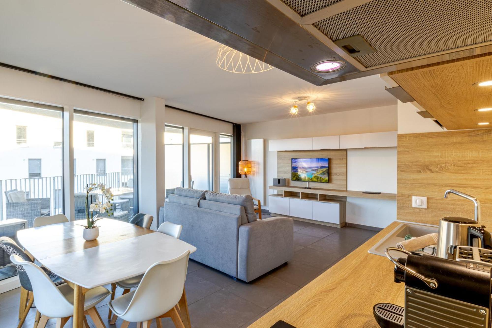 La Plume Vue Lac 3 Etoiles - Garage Prive, Secteur Recherche, Moderne & Tout Equipe, 6 Personnes アヌシー エクステリア 写真